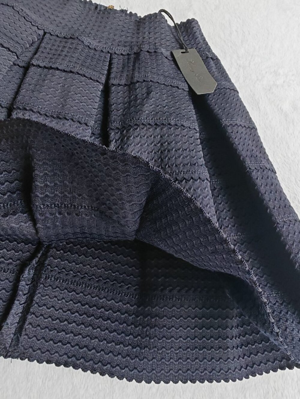 Honey Punch Navy Textured Mini Skirt Size S High Waist Pleated A-Line Gold Zip C - Picture 4 of 12